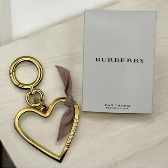 Burberry Accessories - Burberry Gold Heart Key Holder